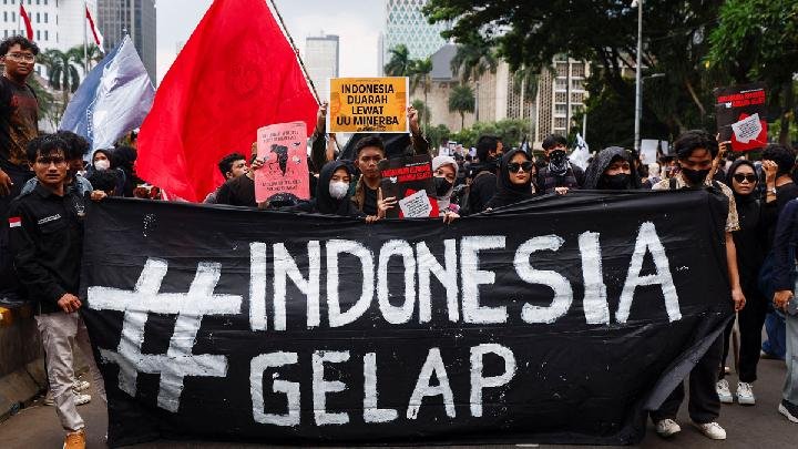 #IndonesiaGelap: Suara Mahasiswa Melawan Pemotongan Anggaran