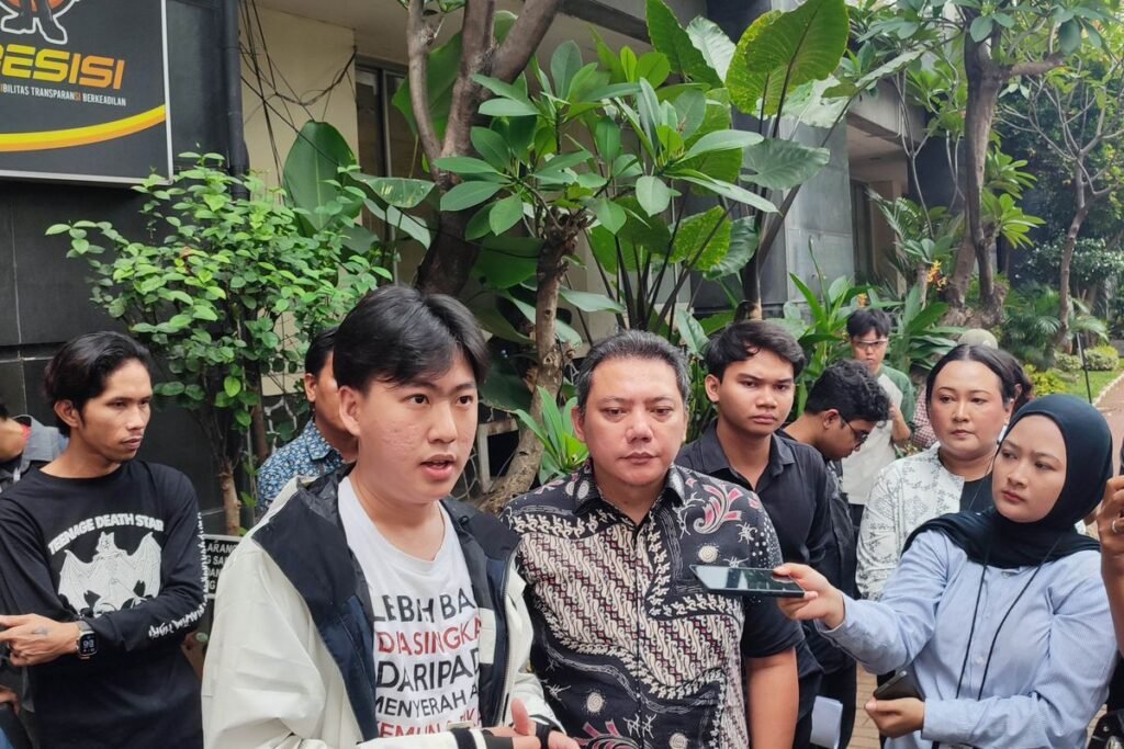 Mahasiswa Filsafat UI Cho Yong Gi Ditangkap Saat Menolong Korban Demo Buruh